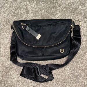 Black Lululemon Belt Bag